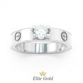 Кольцо в стиле Cartier Love, модель с одним камнем в центре