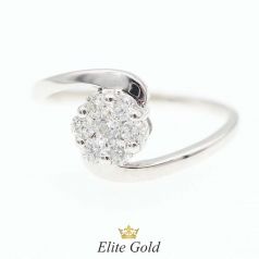 кольцо в форме цветочка с камнями