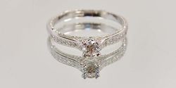 кольцо для помолвки с бриллиантом
