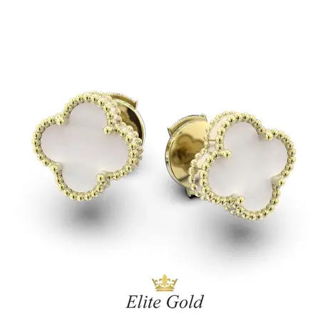 Clover studs with mother-of-pearl