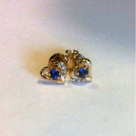 пусеты в виде сердечка