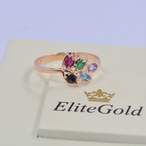 кольцо лепесток с камнями и в красном золоте