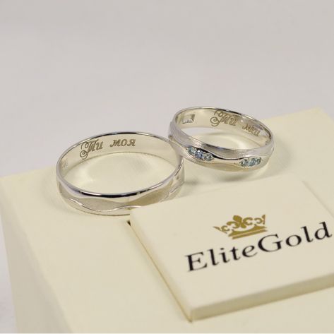 обручальные кольца волны с матовыми вставками в белом золоте