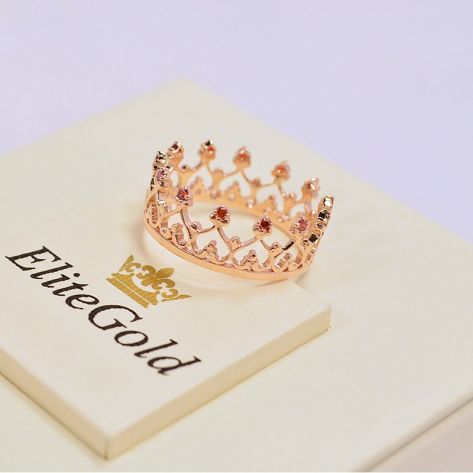 кольцо корона в красном золоте с гранатами