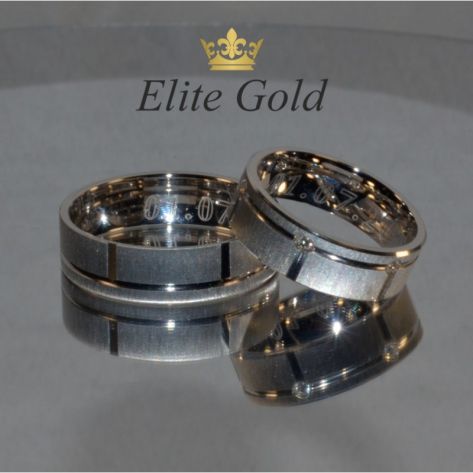 обручальные матовые кольца с камнями в белом золоте