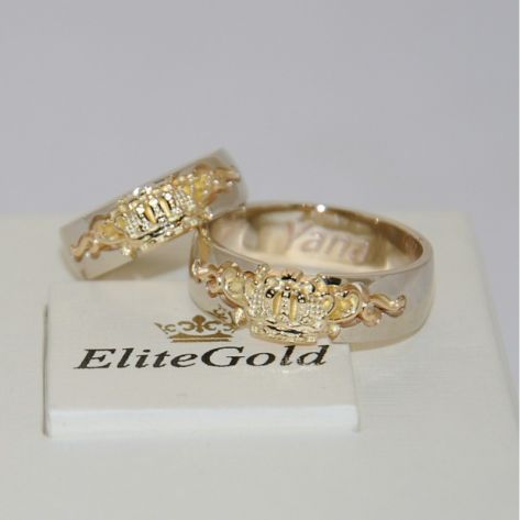 обручальные кольца корона с узорами в лимонном и белом золоте