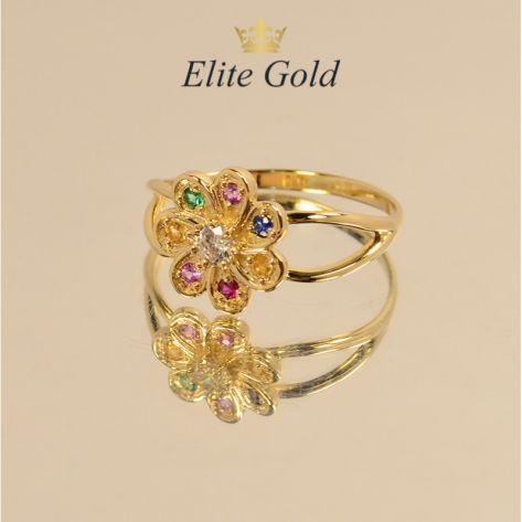 кольцо в видео ромашки с разноцветными камнями в лимонном золоте