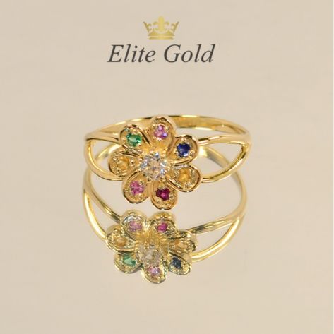 кольцо в видео ромашки с разноцветными камнями в лимонном золоте