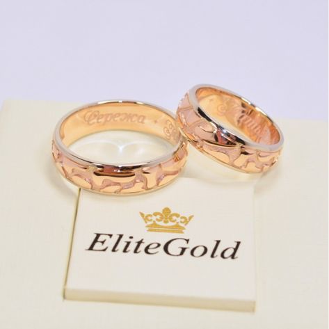 авторские обручальные кольца рельефные в красном и белом золоте