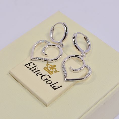 женские серьги в форме сердца в белом золоте и белыми камнями