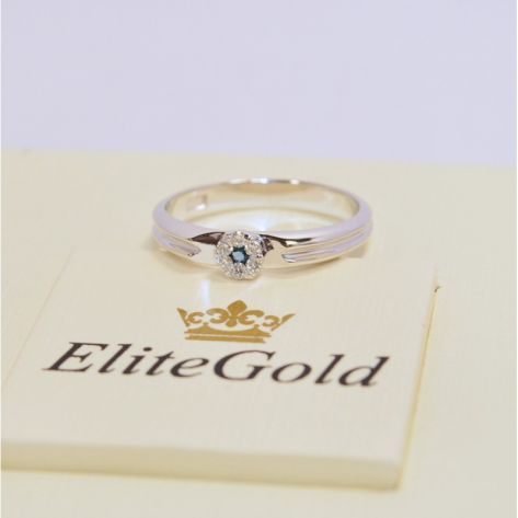 женское помолвочное кольцо в белом золоте с бриллиантами