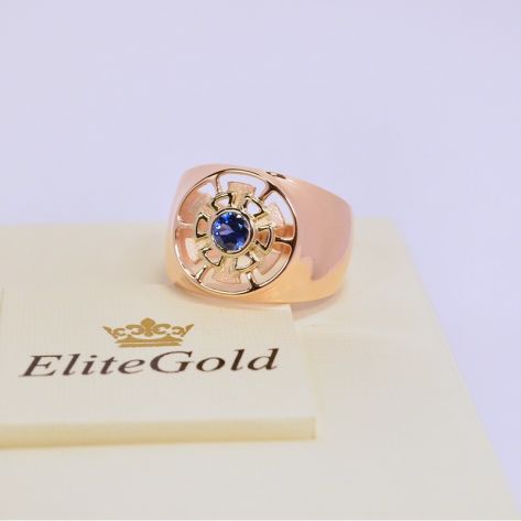 мужская печатка с одним камнем в красном золоте и синим камнем