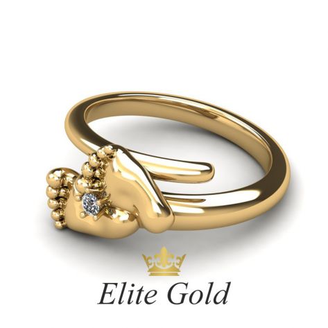 кольцо в виде детских пяточек