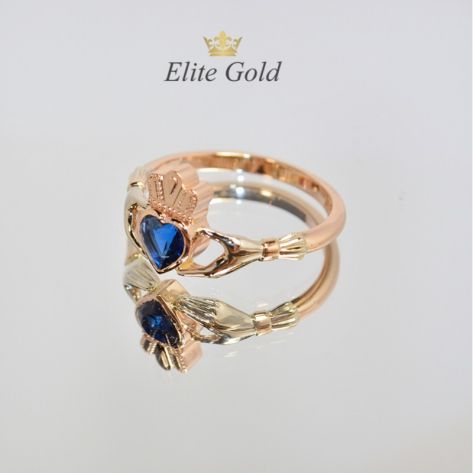 кладдахское кольцо с камнем сердце в красном и белом золоте с синим фианитом