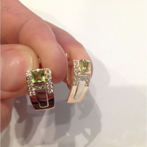 серьги с хризолитами и белыми фианитами, красное и белое золото