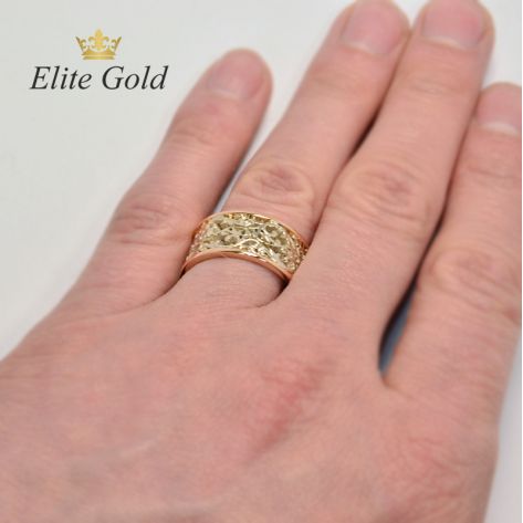 фото кольца на руке