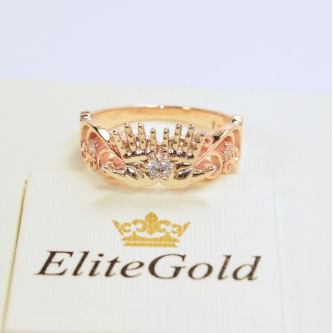 кольцо в виде ладошек с белыми камнями