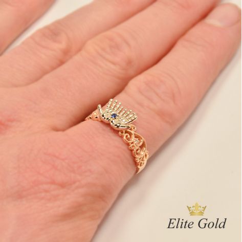 кольцо в виде ладошек на руке