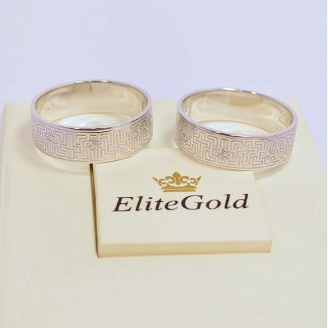 модификация - кольцо в белом золоте с добавлением камней