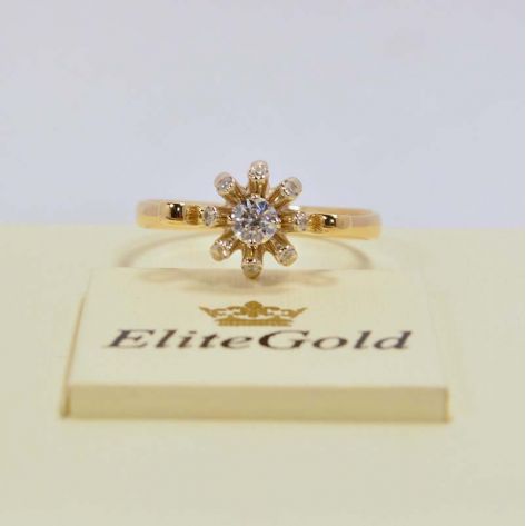 кольцо в виде цветка в лимонном и белом золоте