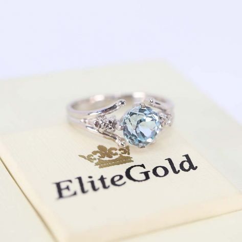 в белом золоте с топазом и бриллиантами