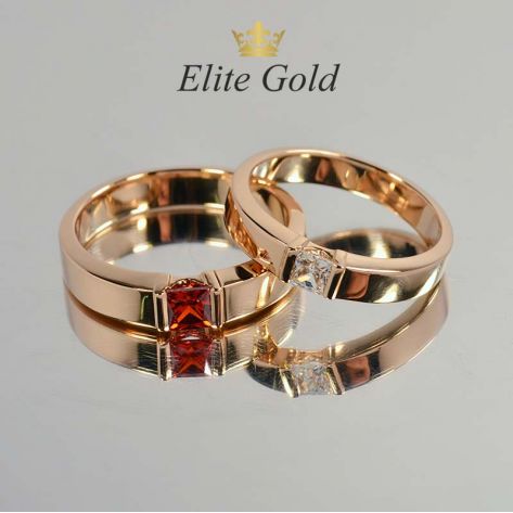 в красном золоте с квадратными камнями