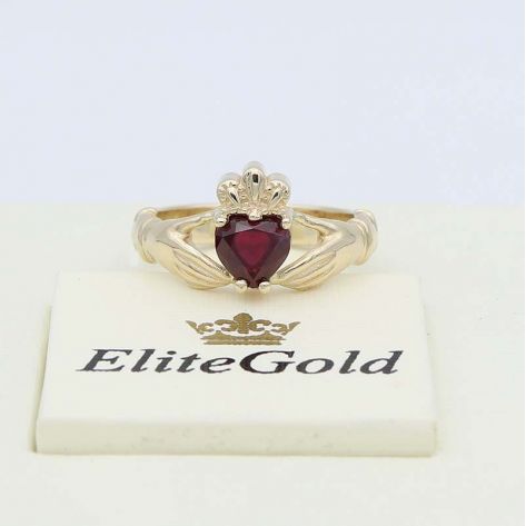 ирландское кольцо Red Heart с красным камнем