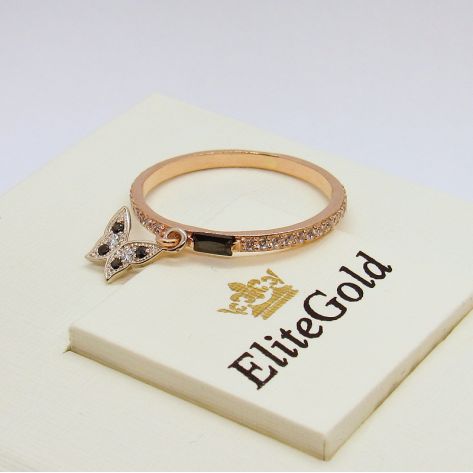 дизайнерское тонкое кольцо в золотой оправе с камнями и бабочкой