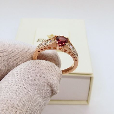 кольцо Isabella с красным камнем