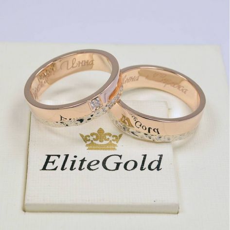 в красном и белом золоте с камнем в женском