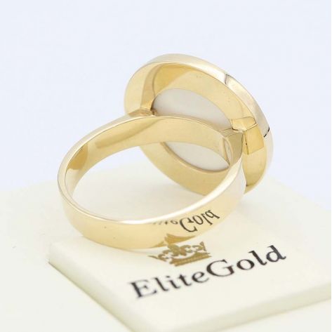 авторский мужской перстень в лимонном золоте - вид сзади