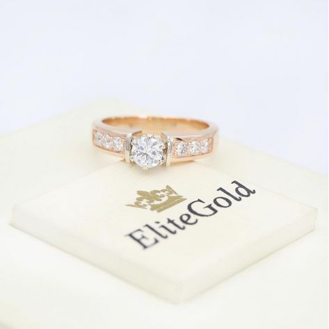 кольцо Remi - на фото в красном и белом золоте