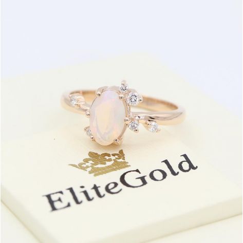 в красном золоте с опалом и бриллиантами