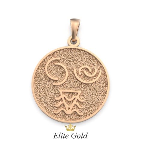 золотой кулон с реалистичнм изображением оленя вид сзади