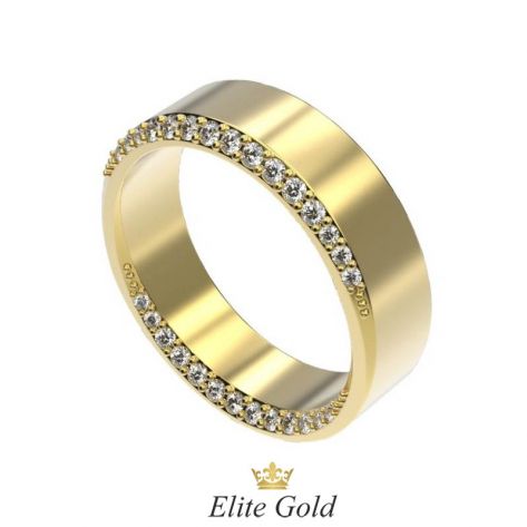 золотое обручальное кольцо с белыми камнями