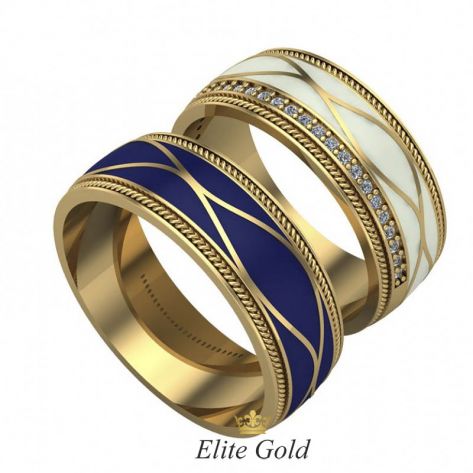 Золотые обручальные кольца Alara с орнаментом и дорожкой камней
