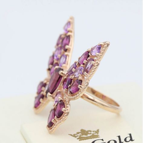 Золотое кольцо Бабочка с родолитами и аметистами в красном золоте 585.