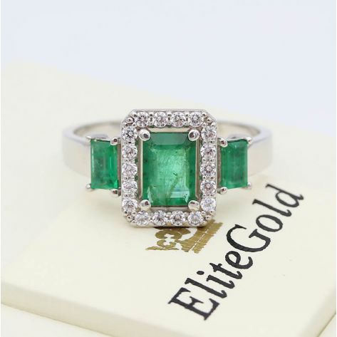 кольцо в белом золоте с изумрудами