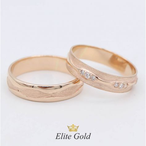 в красном золоте с бриллиантами в женском