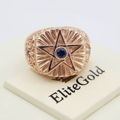 мужской перстень со звездой в центре - вид сбоку
