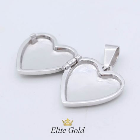 Золотой кулон в виде сердца