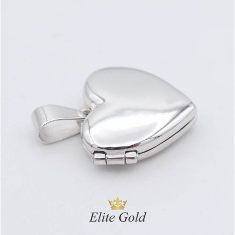 Золотой кулон в виде сердца