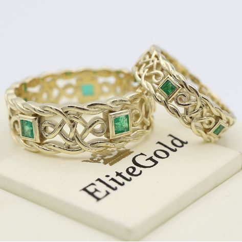 в лимонном золоте с изумрудами