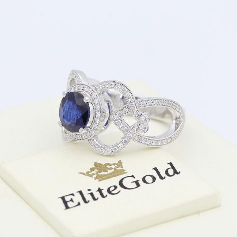 в белом золоте с сапфиром и бриллиантами