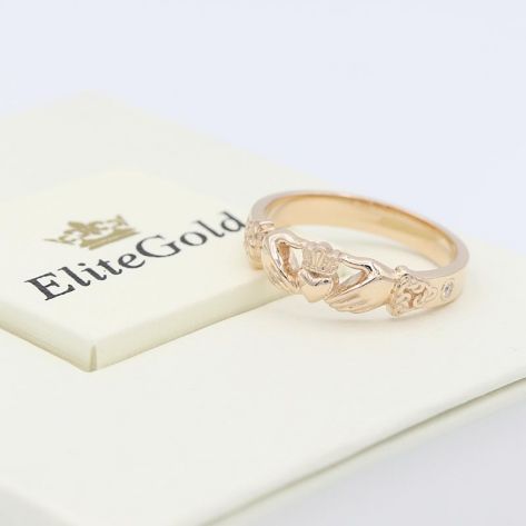 женское кольцо в красном золоте с бриллиантами