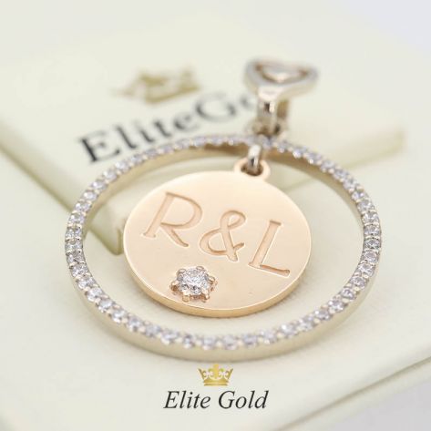 Авторский двойной кулон-подвеска The One с инициалами внутри и камнями по кругу