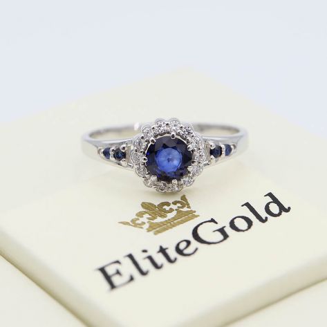 кольцо Milena в белом золоте с синими и белыми камнями