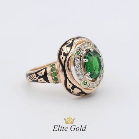 перстень Desert Sands с зелеными и белыми камнями