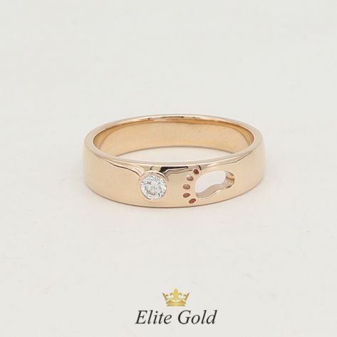 Авторское женское кольцо Helen с пяточкой младенца