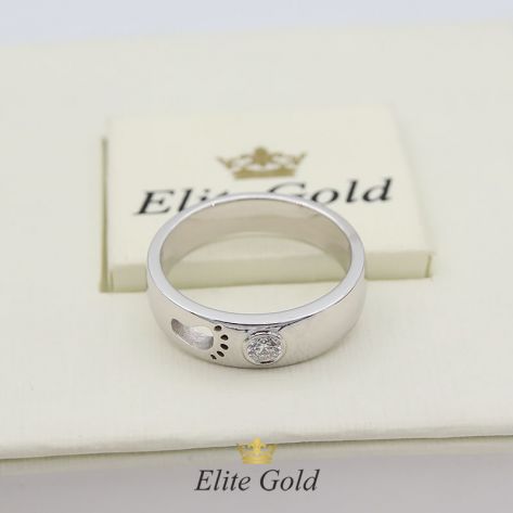 Авторское женское кольцо Helen с пяточкой младенца